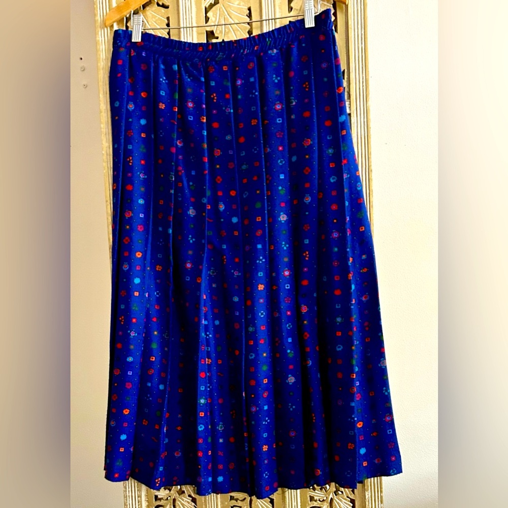 Vintage skirt midi blue purple vibrant pleats Raffles Catalina boho vibes winter